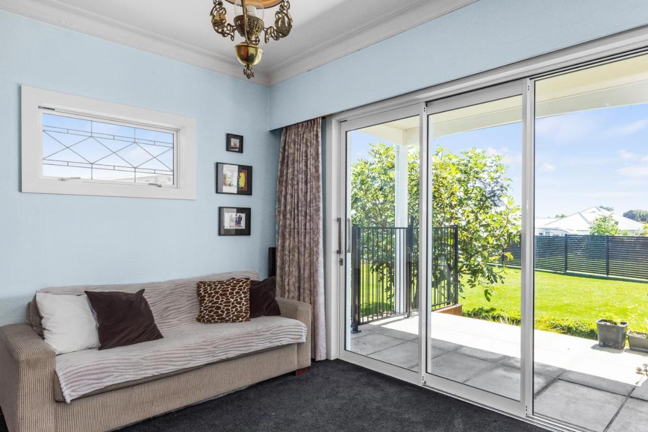 Live Large In The Village Havelock North Exterior foto